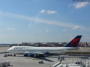 Delta 747 jet in Atlanta delta points blog