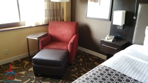 Los Angeles LAX IHG Crown Plaza Club Room King room review RenesPoints Blog (5)