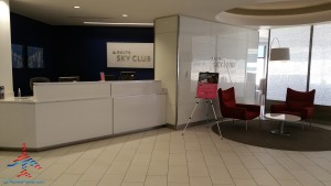 Delta Sky Club E Concorse Atlanta ATL review RenesPoints blog (10)
