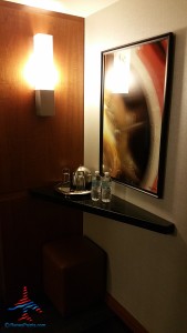 jr suite with runway view grand hyatt dfw renes points blog review (1)