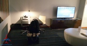 jr suite with runway view grand hyatt dfw renes points blog review (6)