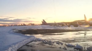 two delta jets clip each other tail and wing ewr renespoints blog (2)