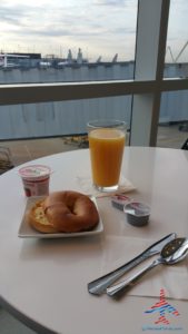 Review American Airlines Admirals Club ORD T3 near G gates RenesPoints blog review (11)