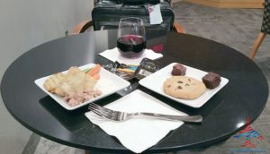 American Airlines Admirals Club YYZ Toronto Canada Terminal 3 Concourse A RenesPoints blog review (18)