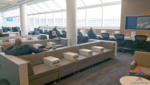 Delta Minneapolis MSP Central concourse Sky Club Review RenesPoints travel blog (8)