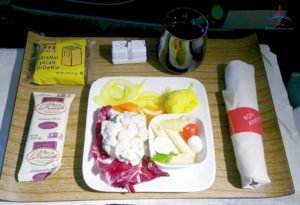 Delta Air Lines 1st class domstic meal regional jet Cold Chicken Salad RenesPoints travel blog review