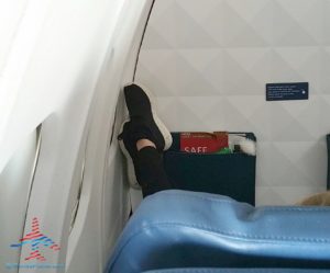feet-on-delta-jet-on-wall-fail-renespoints-blog
