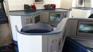 delta-one-business-class-seat-review-renespoints-blog-best-seat-to-choose-10