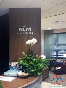 klm-crown-lounge-iah-houston-airport-renespoints-blog-review-priority-pass-skyteam-lounge-2