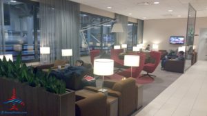 klm-crown-lounge-iah-houston-airport-renespoints-blog-review-priority-pass-skyteam-lounge-4