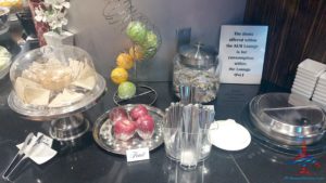klm-crown-lounge-iah-houston-airport-renespoints-blog-review-priority-pass-skyteam-lounge-9