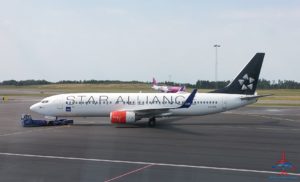 sas-star-alliance-jet-at-gothenburg-got-airport-renespoints-blog