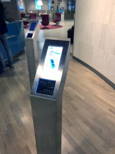 KLM Crown Room self check in stand renespoints blog
