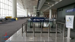 skyteam-delta-lounge-hkg-hong-kong-international-airport-review-renespoints-travel-blog-1