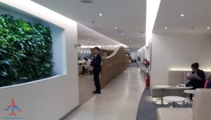 skyteam-delta-lounge-hkg-hong-kong-international-airport-review-renespoints-travel-blog-4