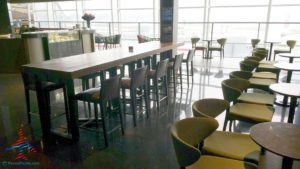 plaza premium priority pass lounge hong kong hkg airport renespoints blog review (9)