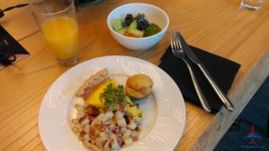 breakfast Dallas DFW AMEX Centurion Lounge RenesPoints blog