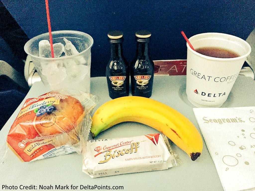 Free drinks and snacks in Delta Comfort Plus
